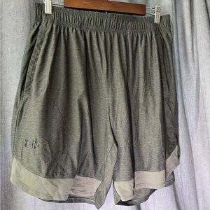 Gently Used Under Armour Men's Dark Green Athletic Shorts